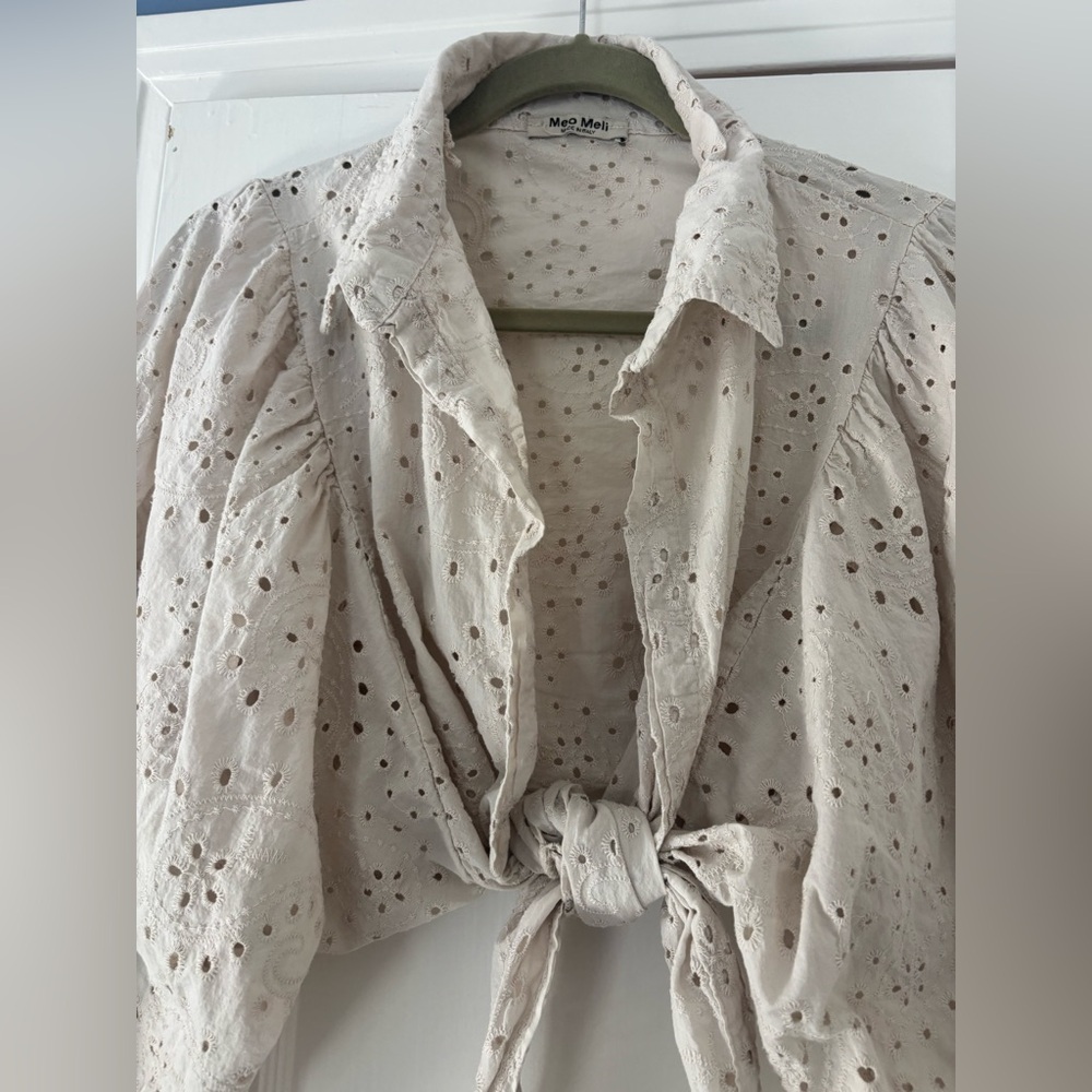 Meo Meli Cream Eyelet Tie-Front Blouse Size Small - Picture 4 of 10